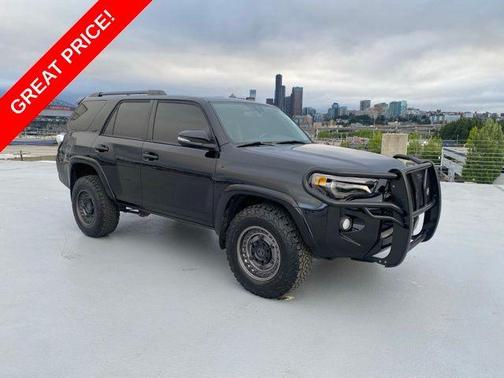 Midnight Black Metallic 2019 Toyota 4Runner SR5 Premium