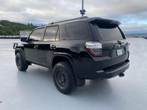 Midnight Black Metallic 2019 Toyota 4Runner SR5 Premium