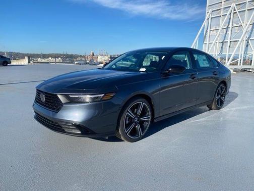 Meteorite Gray Metallic 2026 Honda Accord SE