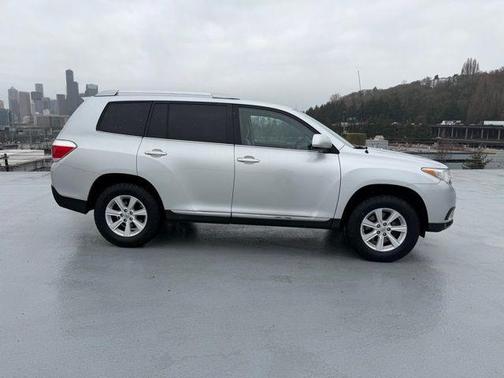 2012 Toyota Highlander SE