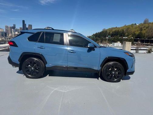 2024 Toyota RAV4 Hybrid SE