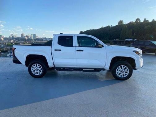 Ice 2025 Toyota Tacoma SR