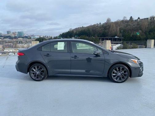 2025 Toyota Corolla Hybrid SE