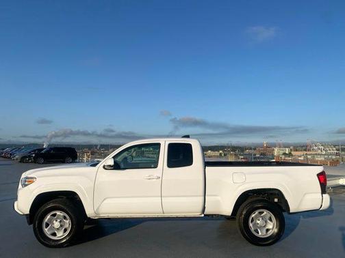 2022 Toyota Tacoma SR