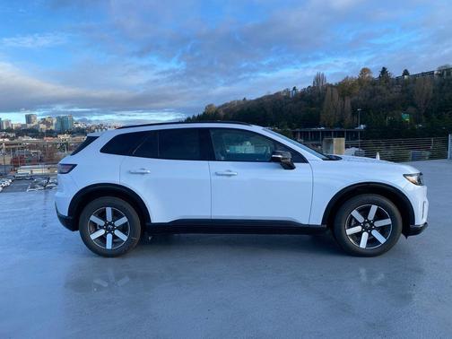 White Pearl 2026 Honda Prologue Touring