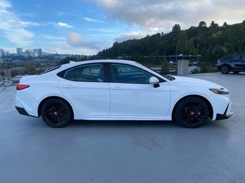 Ice 2025 Toyota Camry SE