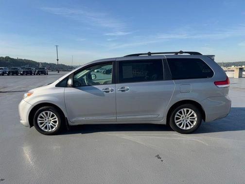Silver Sky Metallic 2012 Toyota Sienna XLE