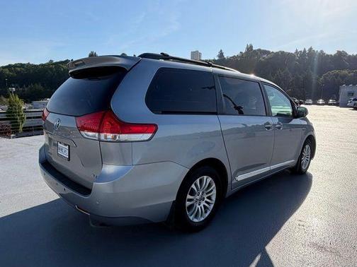 Silver Sky Metallic 2012 Toyota Sienna XLE