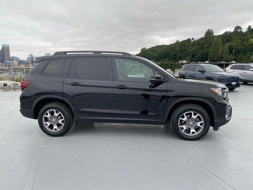 Crystal Black Pearl 2023 Honda Passport TrailSport