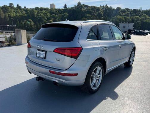 Florett Silver Metallic 2017 Audi Q5 2.0T Premium Plus