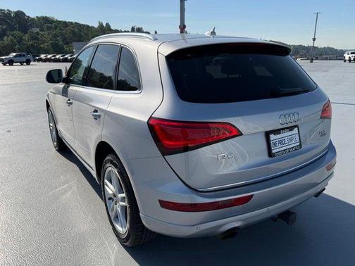 Florett Silver Metallic 2017 Audi Q5 2.0T Premium Plus
