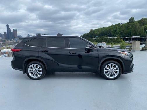 Midnight Black Metallic 2020 Toyota Highlander Limited