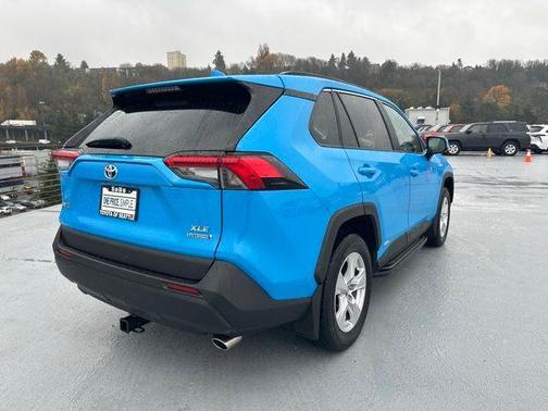 2020 Toyota RAV4 Hybrid XLE