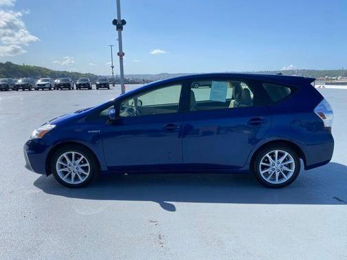 Blue Ribbon Metallic 2013 Toyota Prius v Five