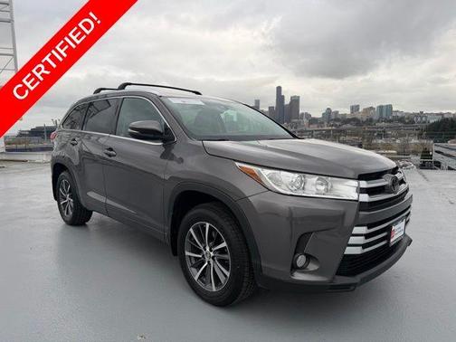 Predawn Gray Mica 2017 Toyota Highlander XLE