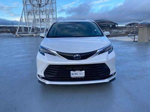 2022 Toyota Sienna XLE