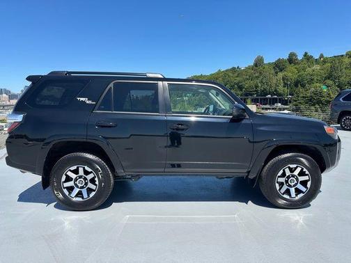 2024 Toyota 4Runner TRD Off Road