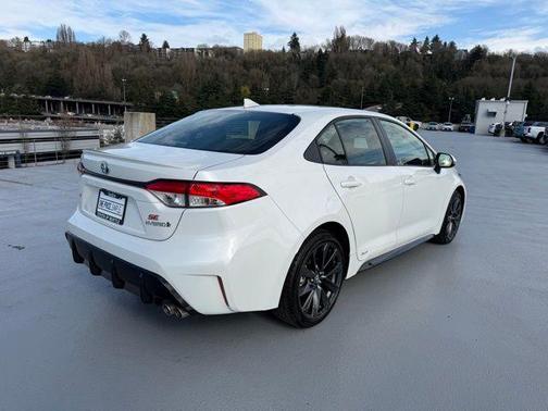 2023 Toyota Corolla Hybrid SE