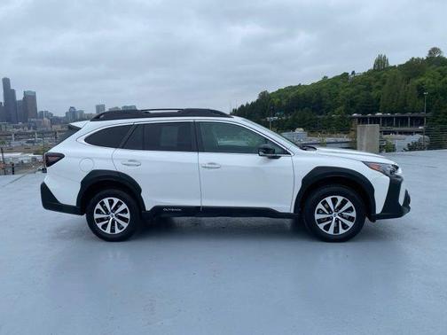 Crystal White Pearl 2025 Subaru Outback Premium