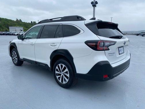 Crystal White Pearl 2025 Subaru Outback Premium