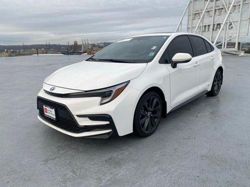 2024 Toyota Corolla Hybrid SE