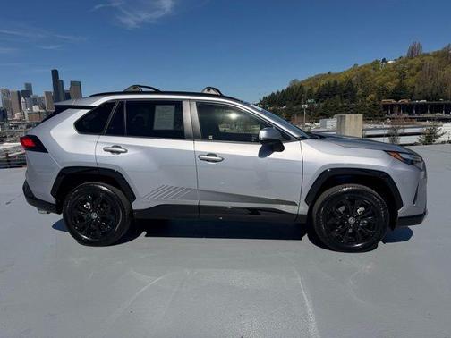 2023 Toyota RAV4 Hybrid SE
