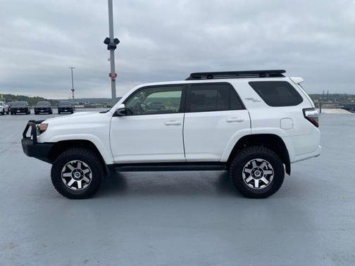 Super White 2018 Toyota 4Runner Sport