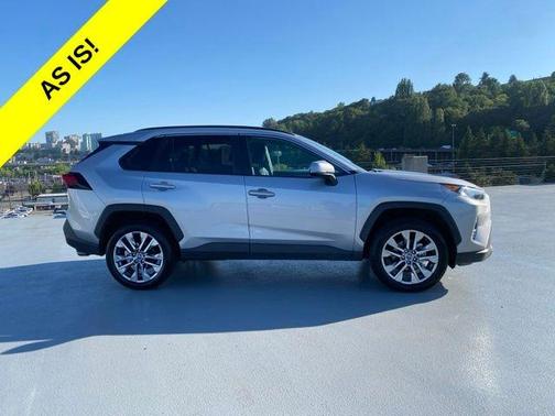 Silver Sky Metallic 2019 Toyota RAV4 XLE Premium