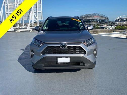 Silver Sky Metallic 2019 Toyota RAV4 XLE Premium
