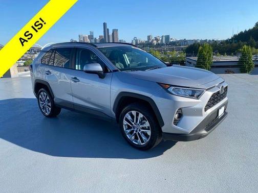 Silver Sky Metallic 2019 Toyota RAV4 XLE Premium
