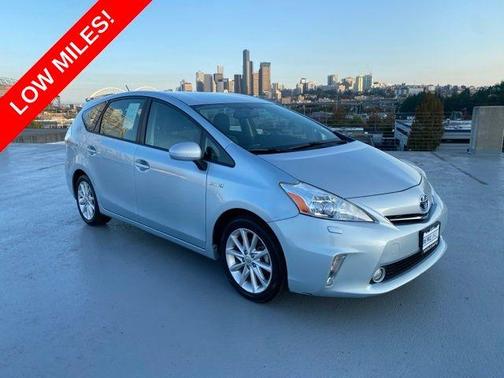 2013 Toyota Prius v Five