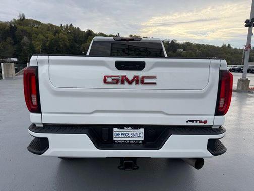 Summit White 2023 GMC Sierra 2500 AT4