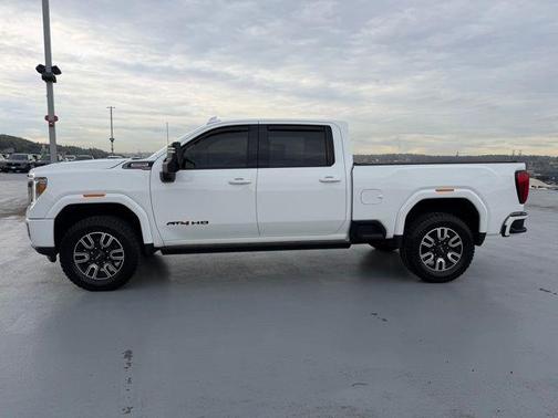 Summit White 2023 GMC Sierra 2500 AT4