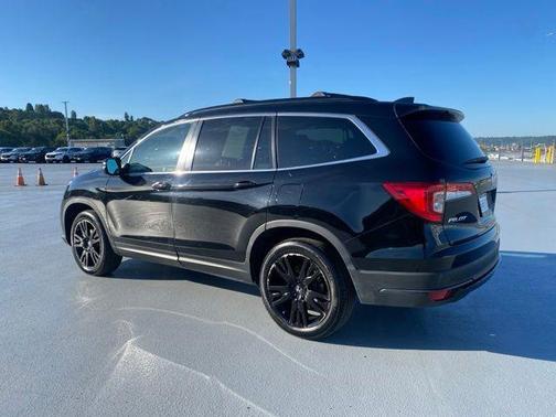 Crystal Black Pearl 2022 Honda Pilot Special Edition