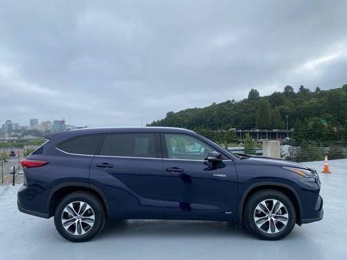 2021 Toyota Highlander Hybrid XLE