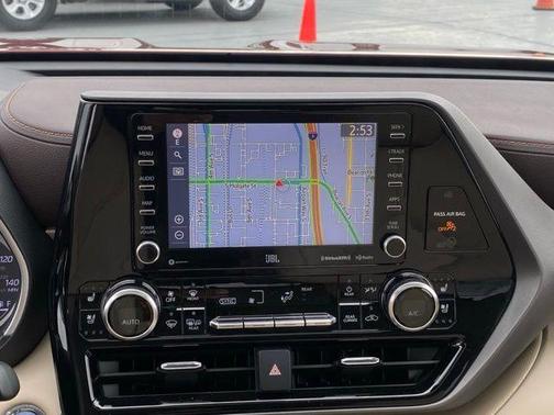 2022 Toyota Highlander Hybrid Limited