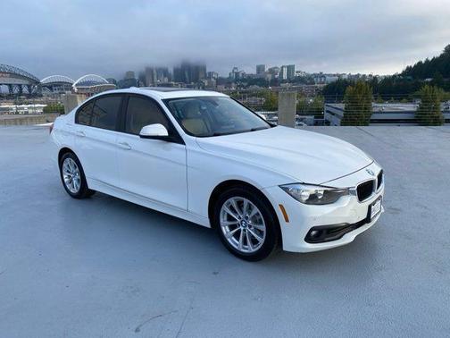 Alpine White 2017 BMW 320 i xDrive