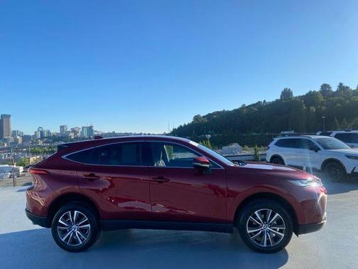 2024 Toyota Venza LE