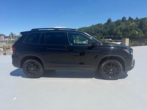 Crystal Black Pearl 2024 Honda Passport Black Edition