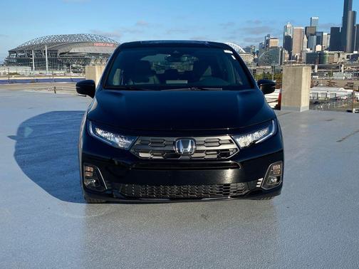 Crystal Black Pearl 2026 Honda Odyssey Sport-L