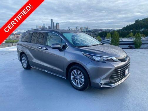 2024 Toyota Sienna XLE