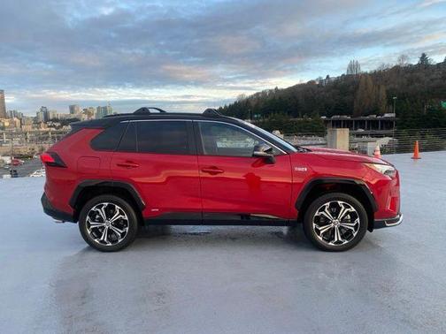 2024 Toyota RAV4 Prime XSE