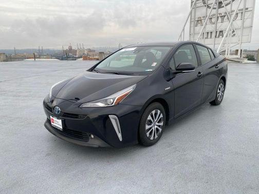 2022 Toyota Prius LE