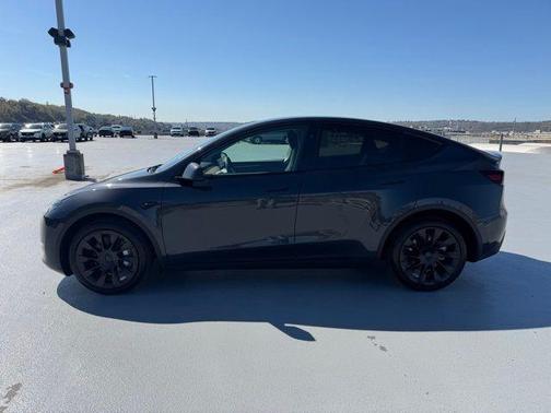 Stealth Gray 2024 Tesla Model Y Long Range