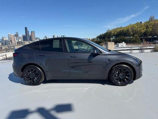 Stealth Gray 2024 Tesla Model Y Long Range