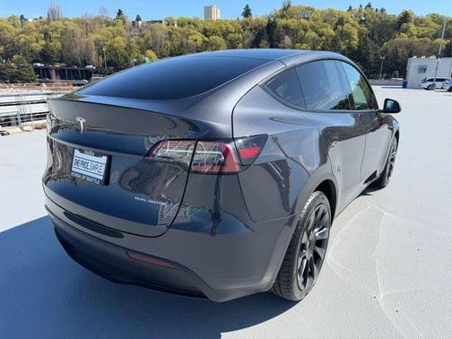 Stealth Gray 2024 Tesla Model Y Long Range