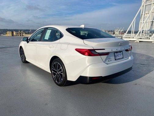 Wind Chill Pearl 2026 Toyota Camry XLE