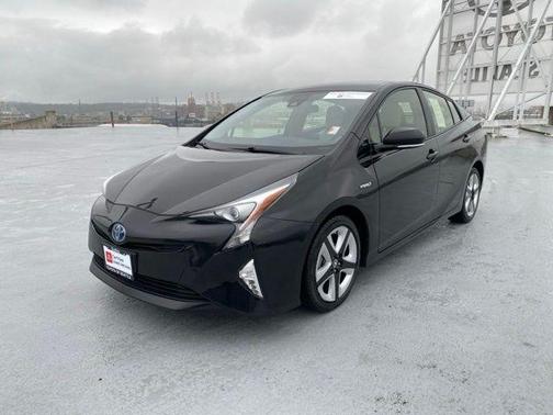 Midnight Black Metallic 2017 Toyota Prius Three Touring
