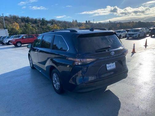 2024 Toyota Sienna XLE