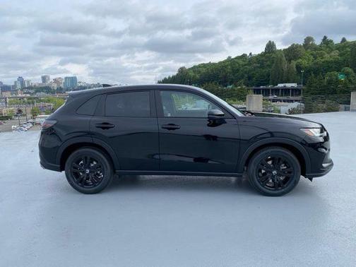 Crystal Black Pearl 2027 Honda HR-V Sport